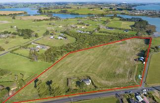 41 Wharf Road, Clarks Beach