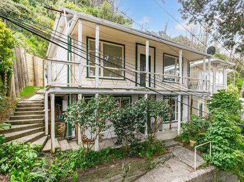 35 Patanga Crescent, Thorndon