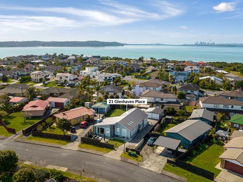 21 Glenhaven Place, Te Atatu Peninsula