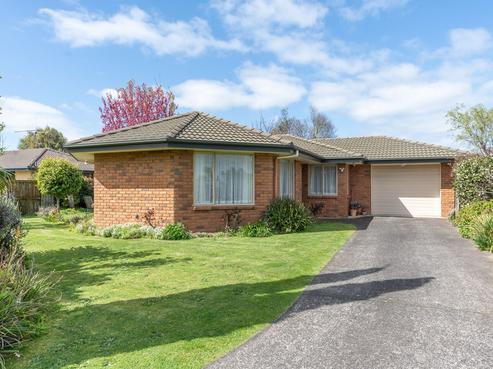 28 Newfield Drive, Fairview Downs