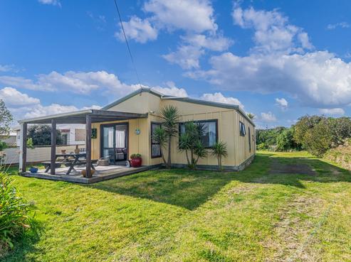 17 Rangitane Street, Himatangi Beach