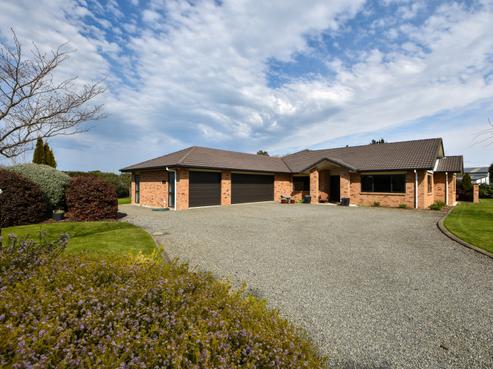 5 The Glade, Carterton