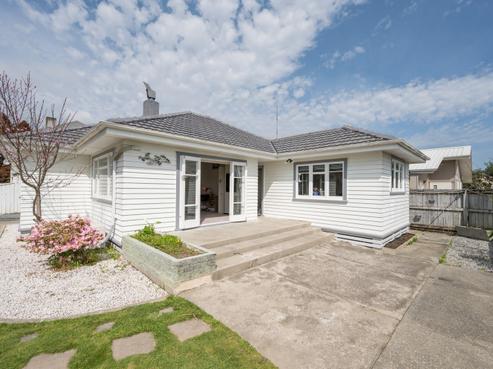 1 Palm Avenue, Stoke