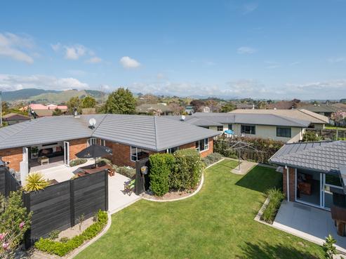 12 Malthouse Crescent, Brightwater