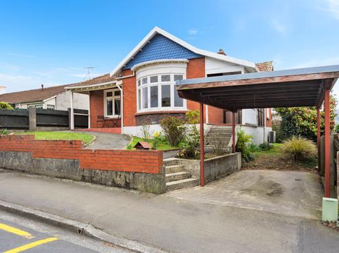 225 Highgate, Roslyn