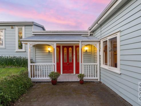 9 Elliot Street, Riverhead