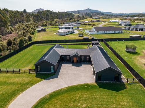 12 Kahikatea Drive, Kinloch