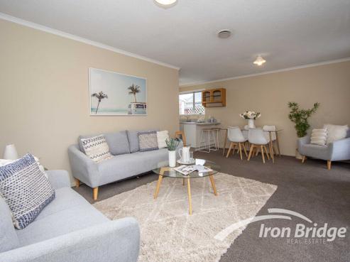 2/44 Hills Road, Edgeware