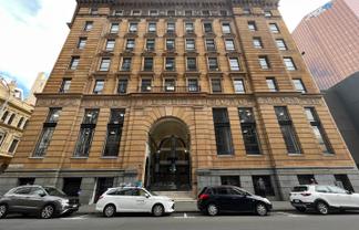 Large floor with fit-out