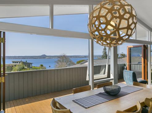 1 Besley Place, Acacia Bay