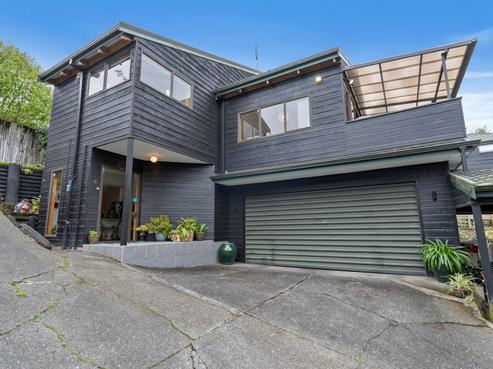 2/63 Raleigh Road, Northcote