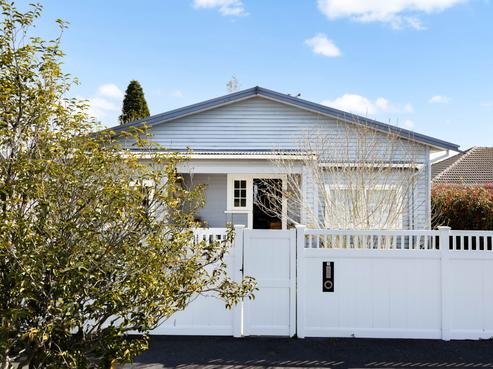 391 Dey Street, Hamilton East