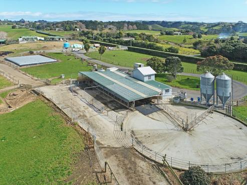 1047 Awhitu Road, Pollok