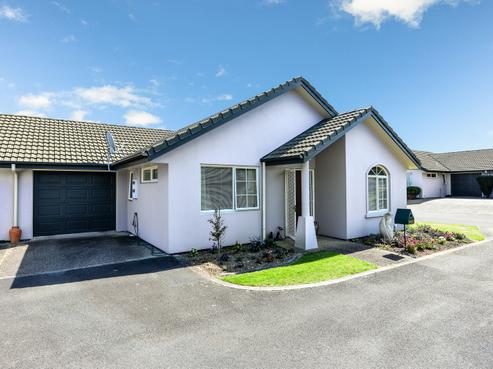 17/16 Rototuna Road, Flagstaff