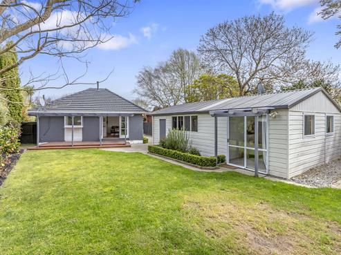 16 Gregan Crescent, Burnside