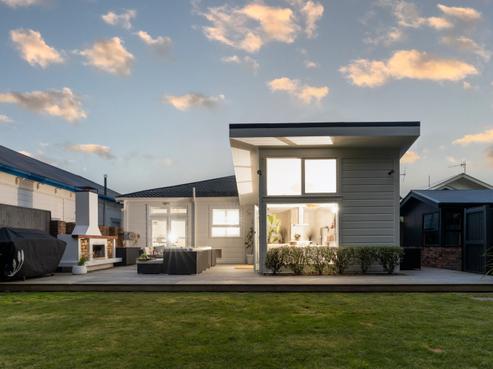81 Marine Parade, Seatoun