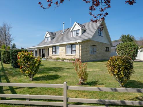 2 Gibbs Place, Kinloch