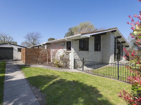 16 Campion Road, Riverdale