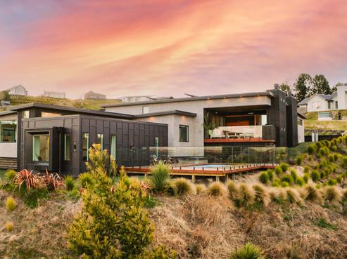78 Oak Road, Poraiti