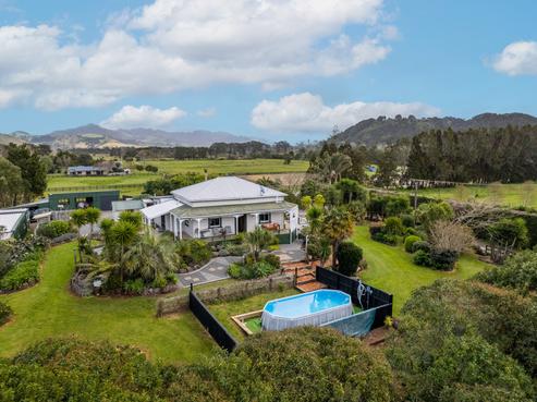 64 Tauraroa Road, Maungakaramea