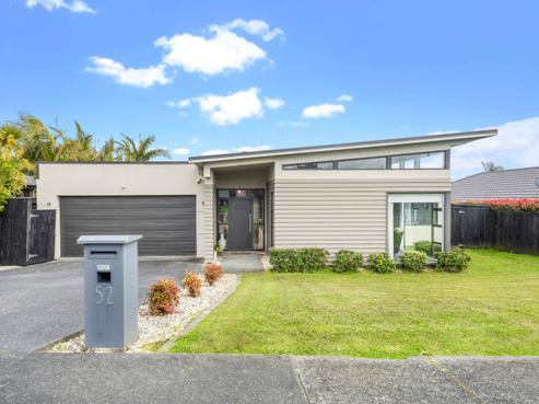 52 Intrepid Crescent, Beachlands