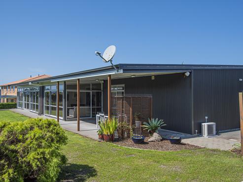 1 Beau Lane, Maunu