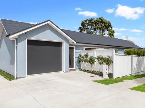 16 Wairere Road, Torbay