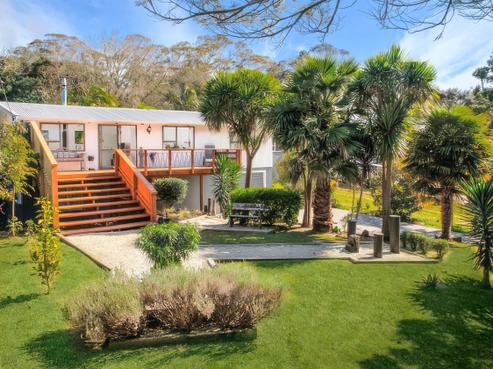 673 Huia Road, Parau