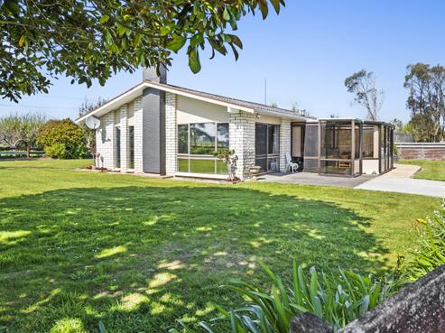 87 Cemetery Road, Sanson