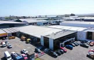 Quality Airport Warehouse/Office