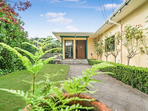 38 Queenwood Avenue, Queenwood