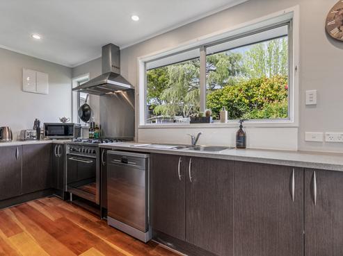 18 Temuri Place, Glendene