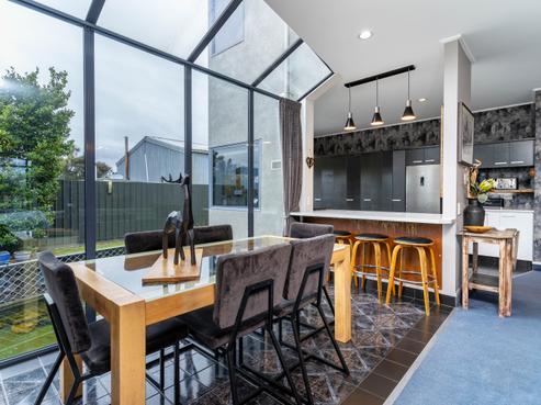 4 Hamilton Court, Milton