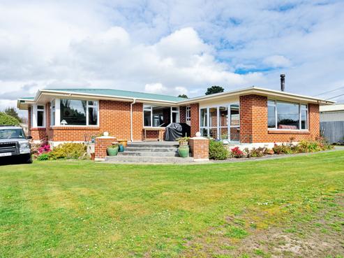 6 Second Street, Waimatua