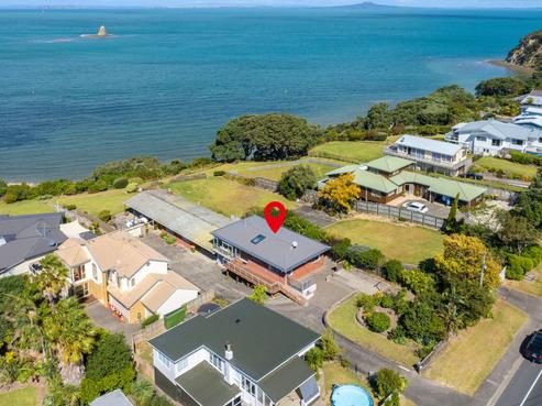 1017 Whangaparaoa Road, Matakatia