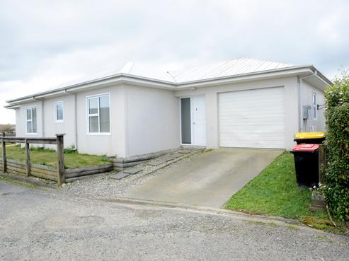 81 Lothian Crescent, Strathern
