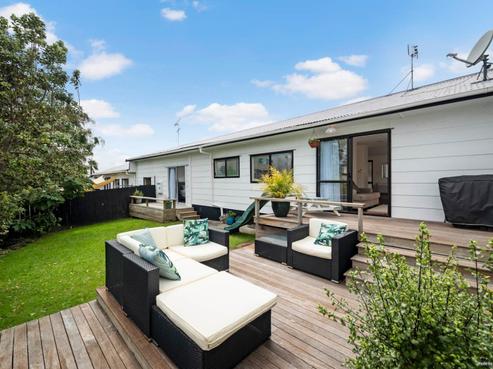 1/668 Whangaparaoa Road, Stanmore Bay