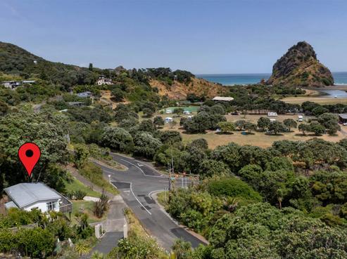 5 Glenesk Road, Piha