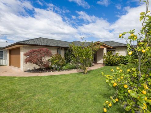 1 Joshua Lane, Lytton West