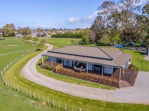 53 Oak Street, Masterton