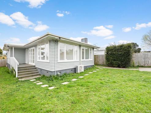 4 Daphne Street, Kelston