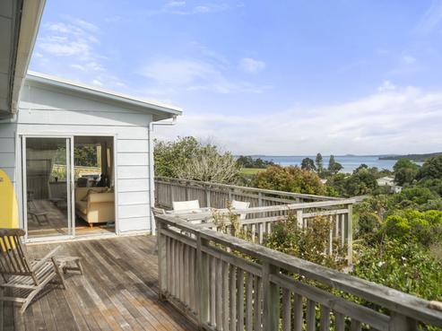 41 Jellicoe Parade, Surfdale
