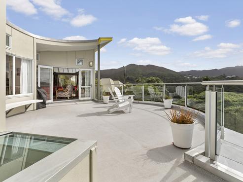 5 Cavalry Close, Crofton Downs