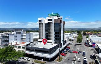 Prime office space with 10 car parks