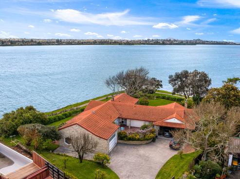 30 Sanctuary Point, Sunnyhills