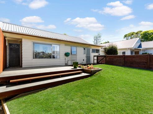 1B Hiwihau Place, Glenfield