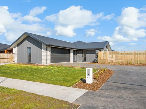 42 Blunden Road, Lincoln