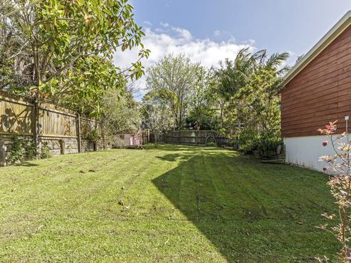 8 Thalia Place, Totara Vale