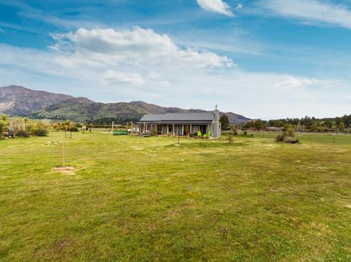 104 Lachlan Avenue, Hawea Flat