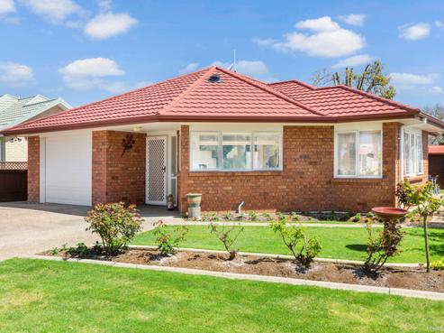 1 Oakwood Place, Pukekohe